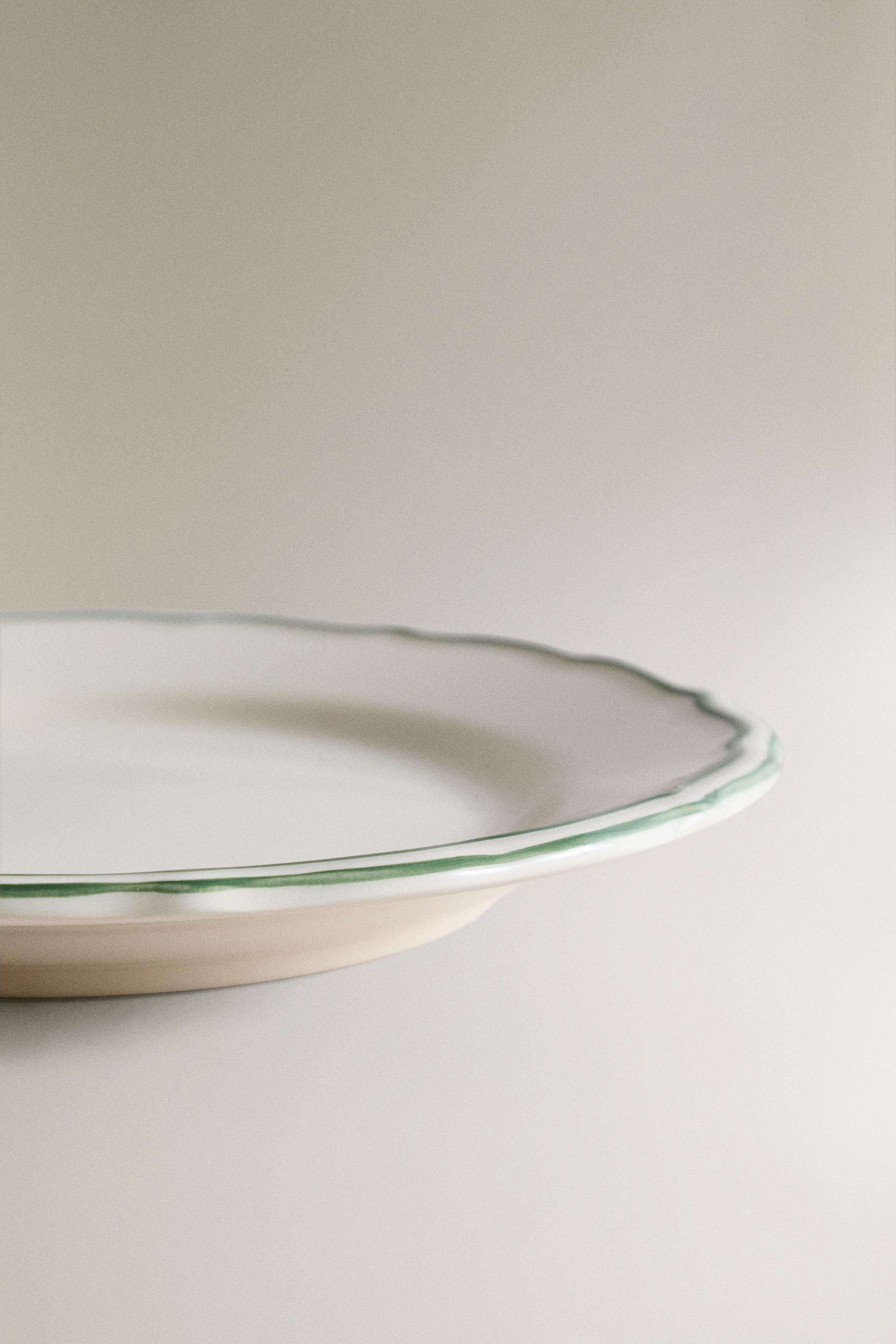 EARTHENWARE DESSERT PLATE WITH CONTRASTING RIM